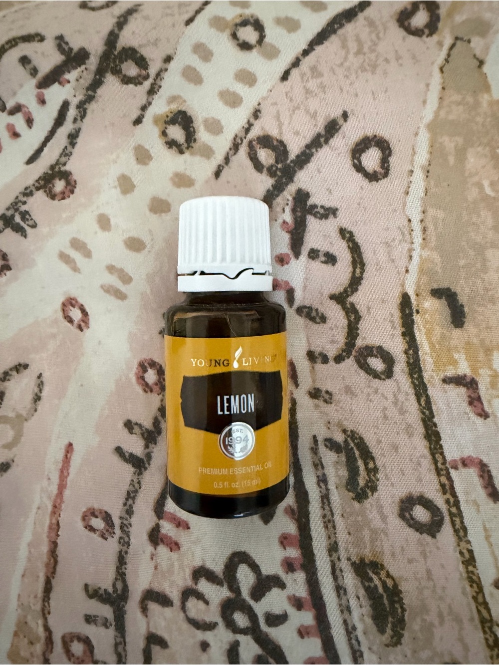 Young Living Lemon Essential Oil - Yellow Label, White Cap